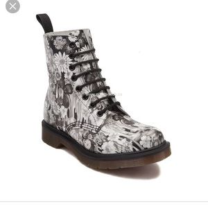 Never worn Doc Martens!!! 🤪